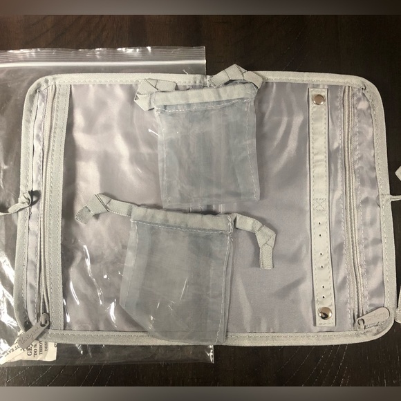 Thirty-One Jewelry Case - Picture 2 of 7